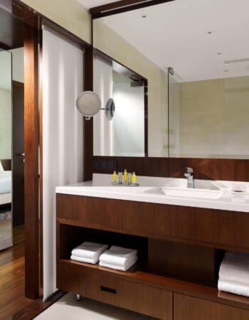 imgi_111_mhpmc-bathroom-0031-hor-clsc