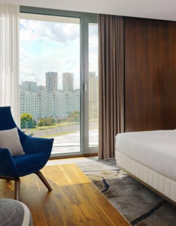 imgi_40_mhpmc-guestroom-0016-hor-wide