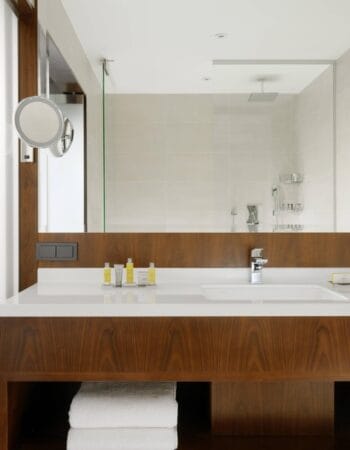 imgi_43_mhpmc-bathroom-0018-hor-wide
