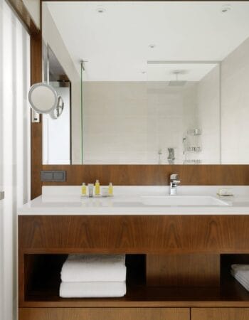 imgi_92_mhpmc-bathroom-0018-hor-clsc