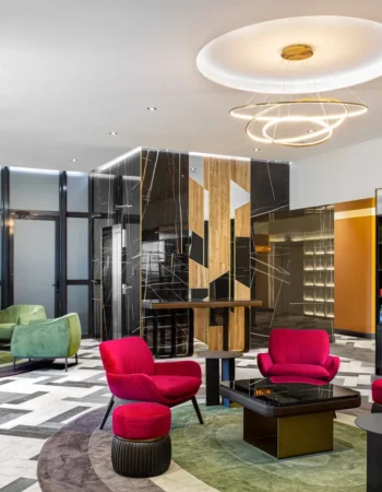 imgi_12_Lobby_1.jpg